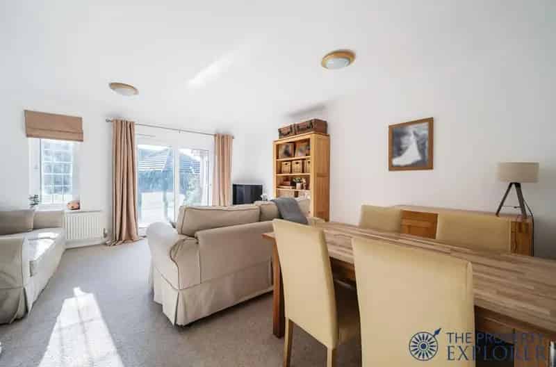 3 Bedroom Semi Detached House for Sale Beggarwood