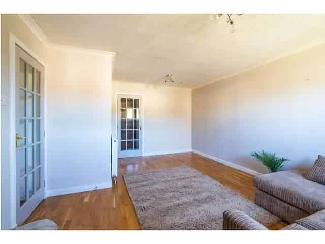 1 Bedroom Flat for Sale - Upgraded with Modern Amenities