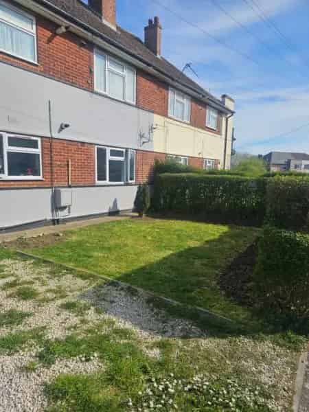 2 Bed Ramsgate Ground Floor Flat Swap for Gravesend Area Property