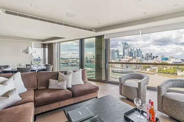 Flat for sale in Hanover House, Crown Square, London SE1, United Kingdom