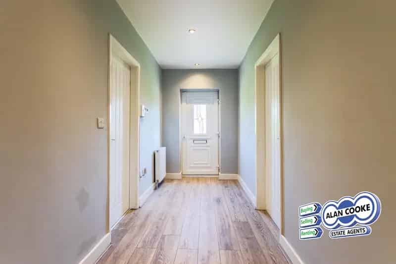 2 Bedroom Detached Bungalow House to Rent