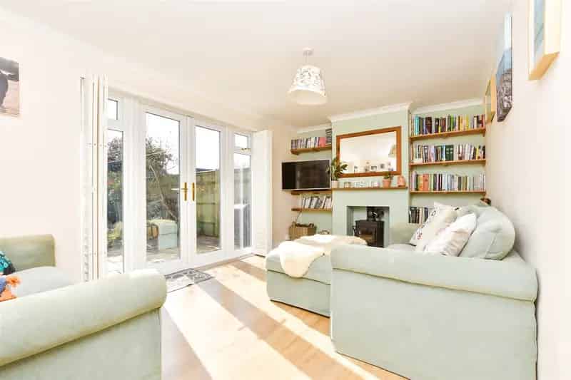 2 Bedroom Semi Detached House For Sale Uckfield