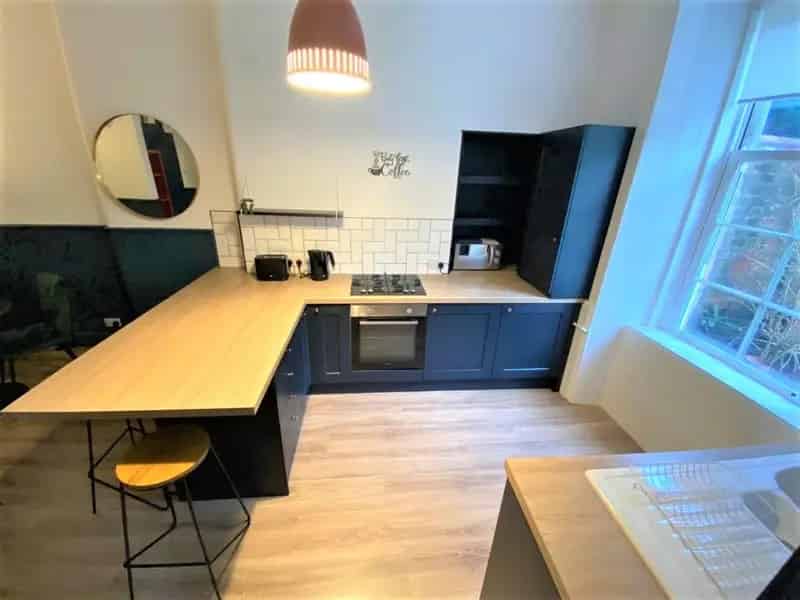 2 Bedroom Furnished Flat Glasgow West End