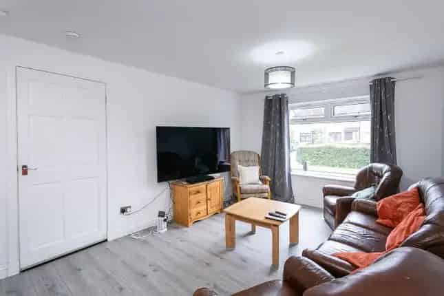 3-Bedroom Semi-Detached House for Sale in Glasgow Tollcross