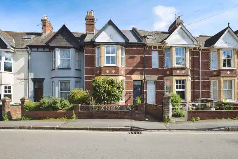 4 bedroom terraced house for sale