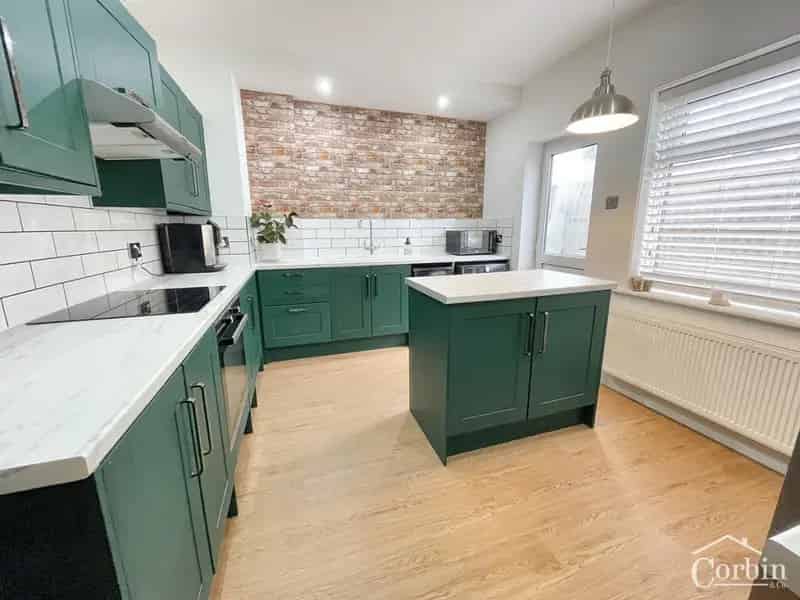 4 Bedroom Detached Bungalow Near Hillview Primary School
