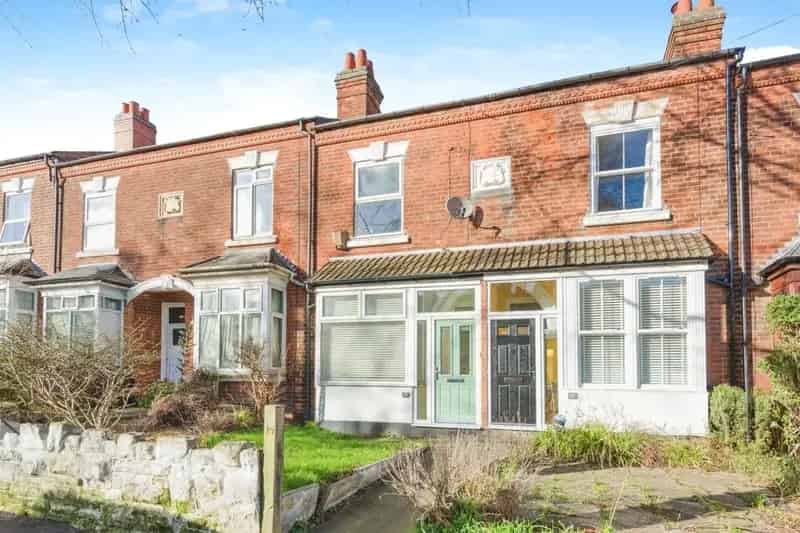 2 Double Bed Victorian Terrace House Near Transport Links