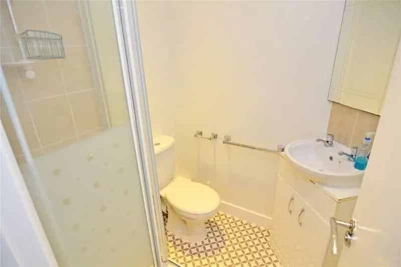 1 Bed Flat for Sale - Hampton Wick - Modern Apartment