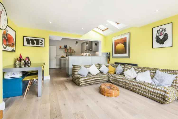 House For Sale in London, England