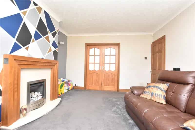 3 Bedroom Dormer Bungalow Gildersome Scott Green