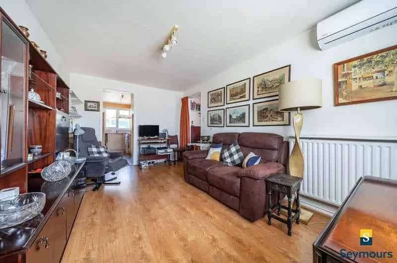 1 Bed Flat for Sale Clover Road Guildford
