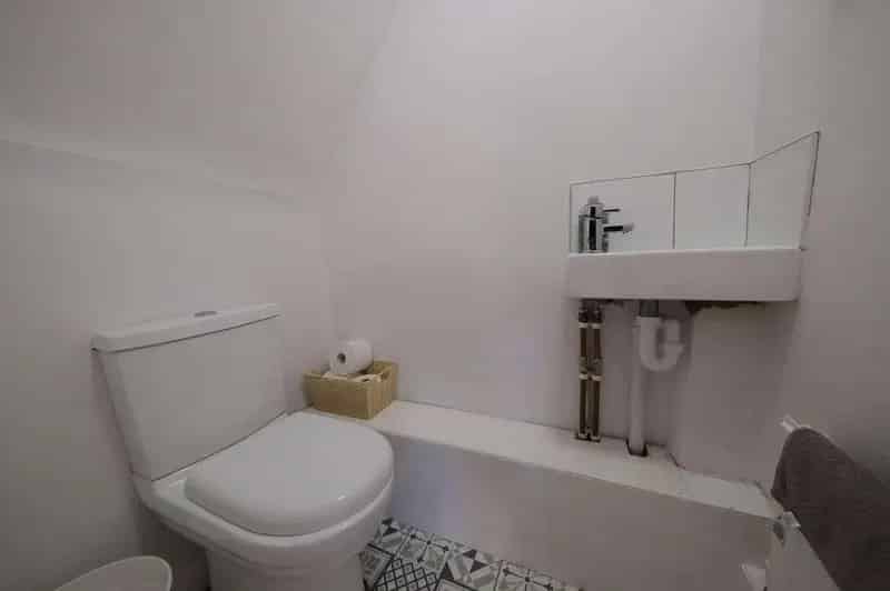 1 Bed Cottage for Sale in Caldecott