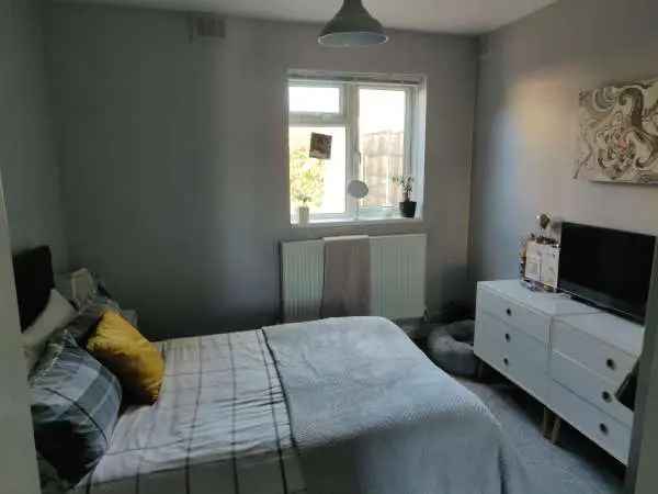 Flat For Rent in Mid Suffolk, England