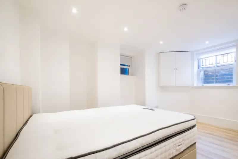 House of Multiple Occupation To Rent Available August 16 2025
