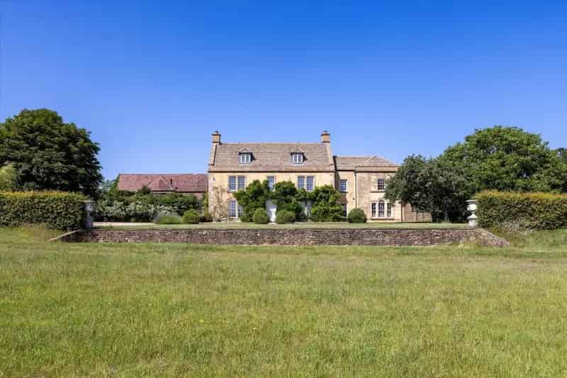 Modern Country House with 95 Acres