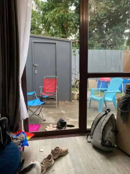 3 Bed House with Garden Big Kitchen and Two Rooms