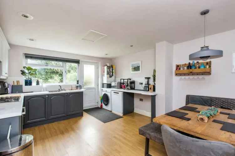 2 Bedroom Mid Terrace House for Sale