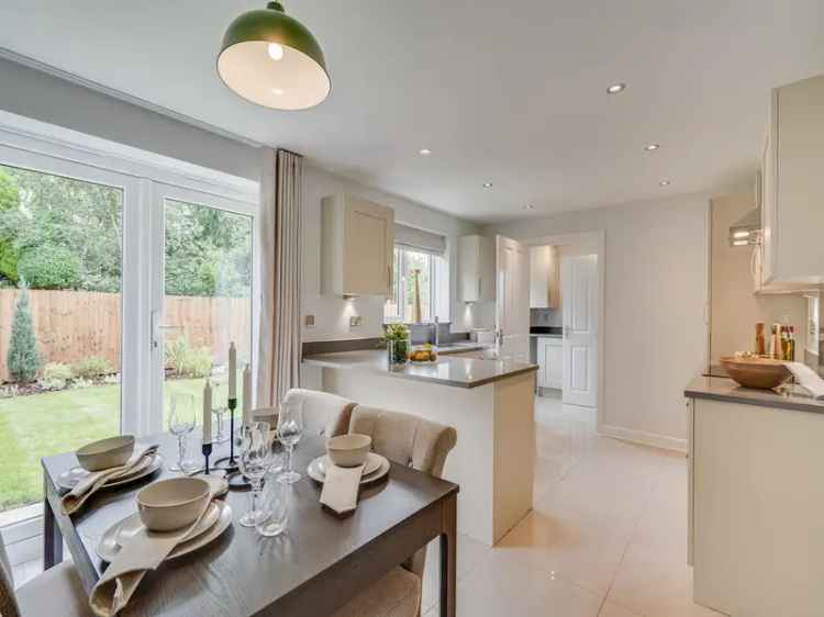 4 Bedroom Detached House For Sale Holly Fields