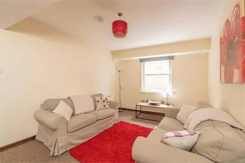 2 Bed Flat Leith Edinburgh Spacious Flat Parking Secure Entry