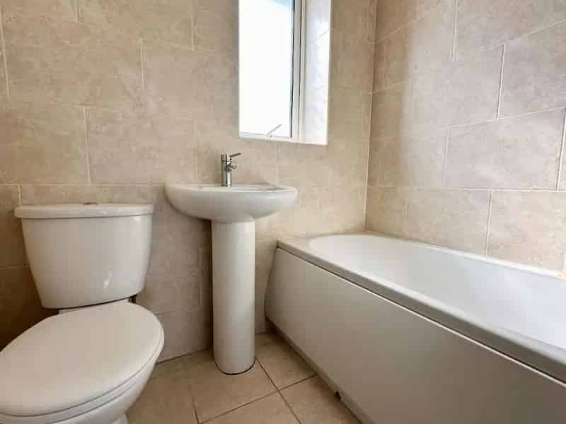 3 Bed Mid Terraced House For Sale West Facing Garden No Onward Chain