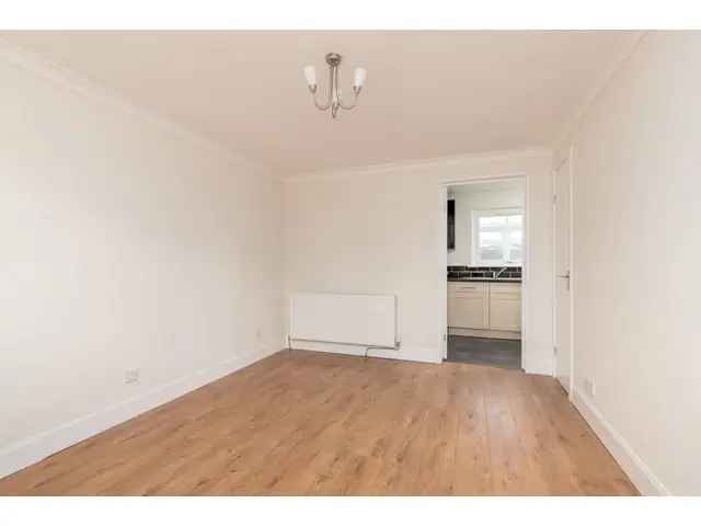 2 Bedroom Semi-Detached House for Sale South Queensferry