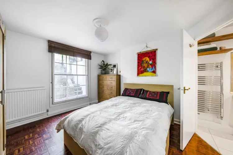 Flat For Sale in London, England