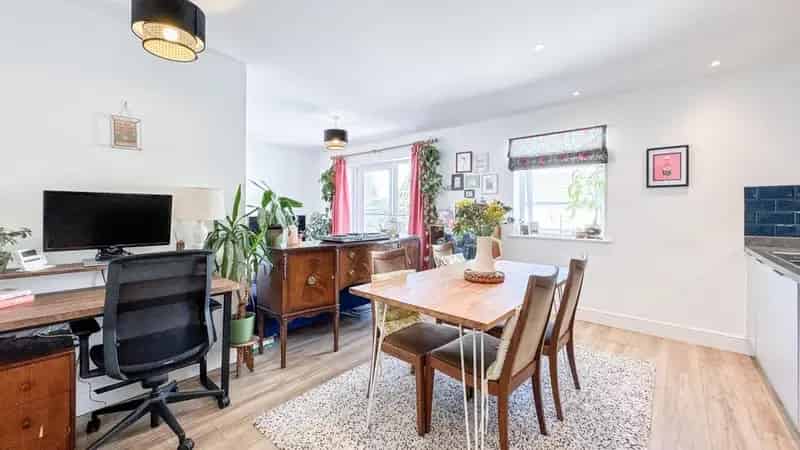 2 Bedroom Flat for Sale near North Street
