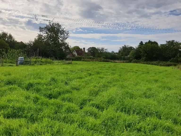 2.29 Acre Property with Dutch Barn Agricultural Equestrian Potential