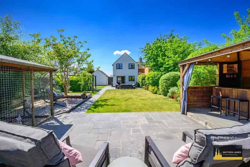 4 Bedroom Semi-Detached House for Sale