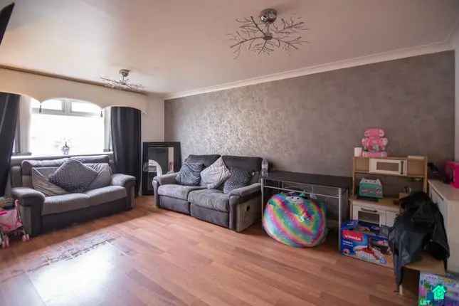 Flat for sale in Dunnottar Street, Glasgow G33