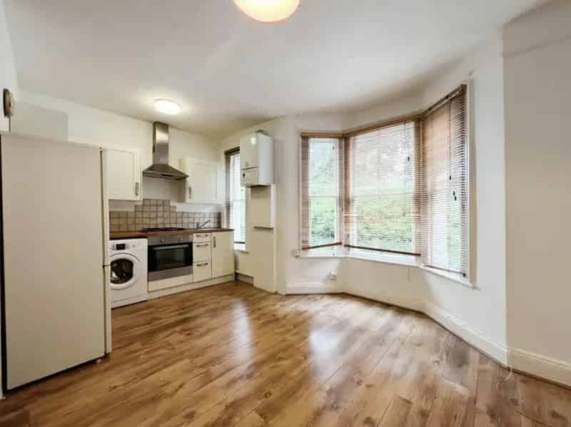 2 Bedroom Maisonette for Sale RM0334