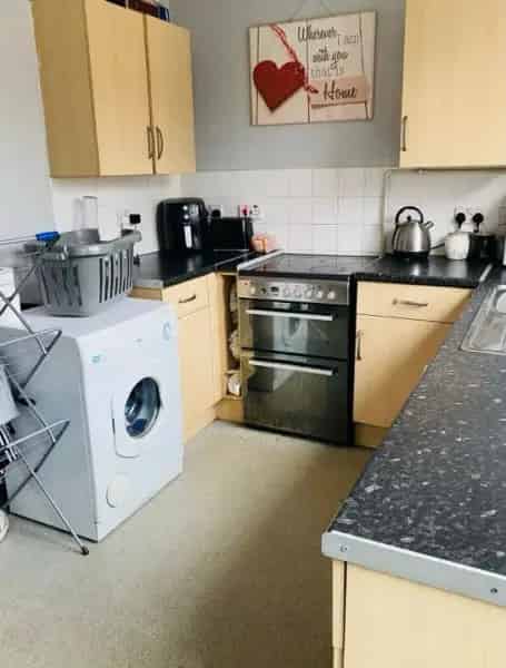 Family Home Near Parks Schools Shops Ample Storage Large Gardens
