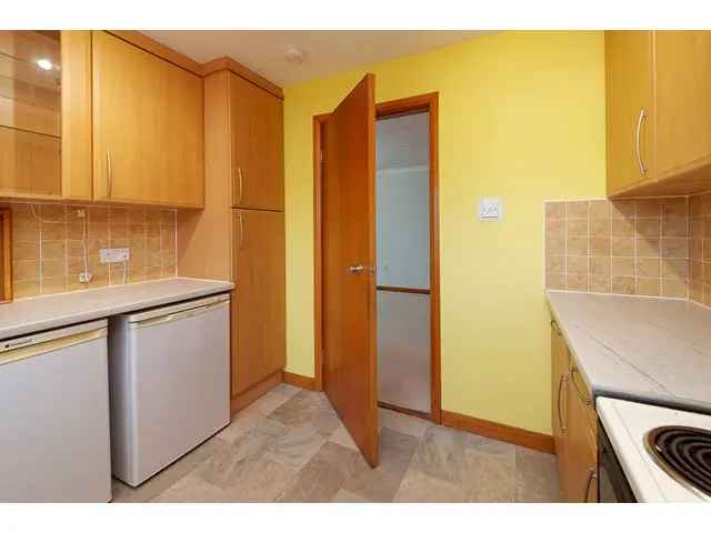 2 bedroom flat  for sale