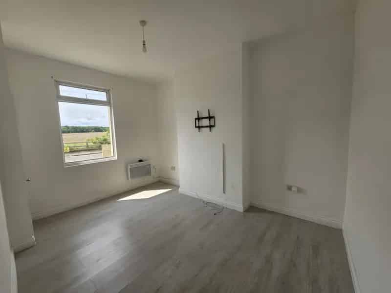 2 bedroom House
 To Rent