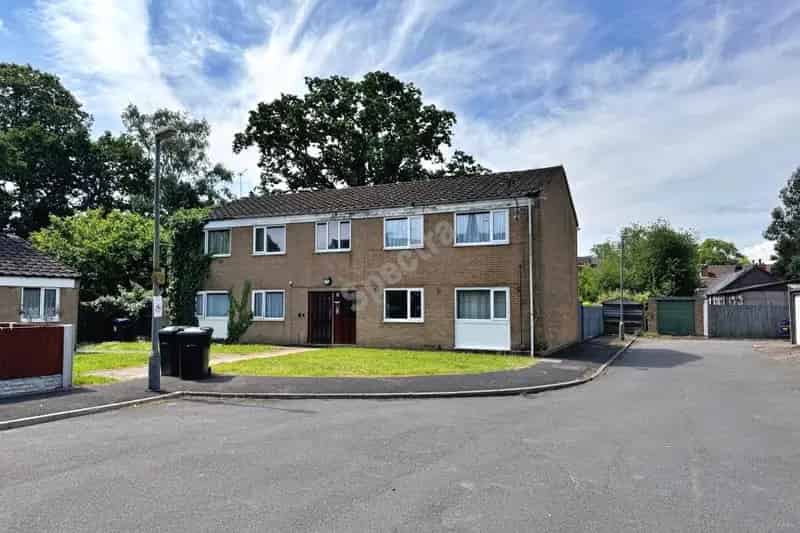 1 Bedroom Flat to Rent - UNFURNISHED, Private Garden, Gas Central Heating