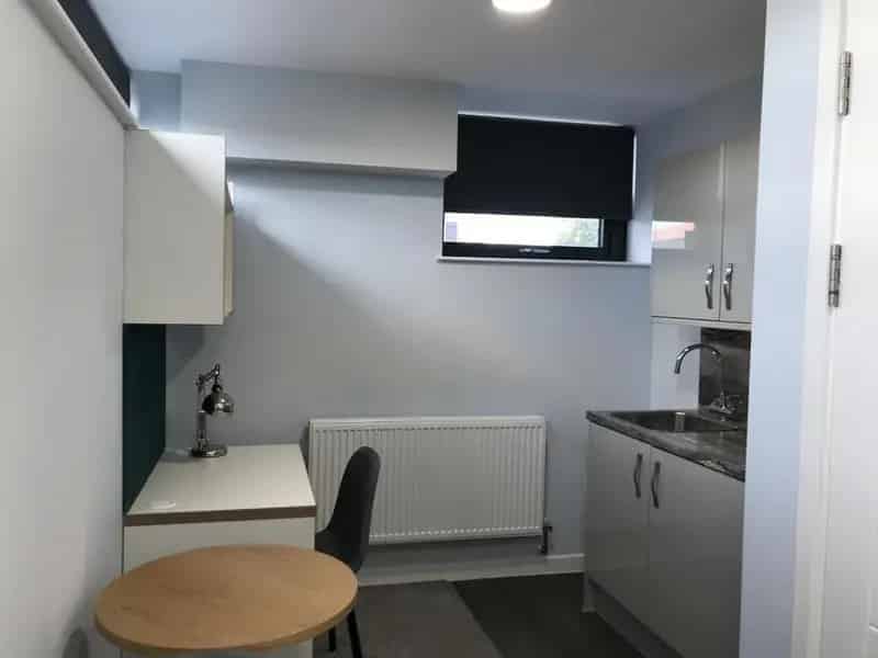 Coventry Student Studio Apartment - En-suite, Private Kitchenette