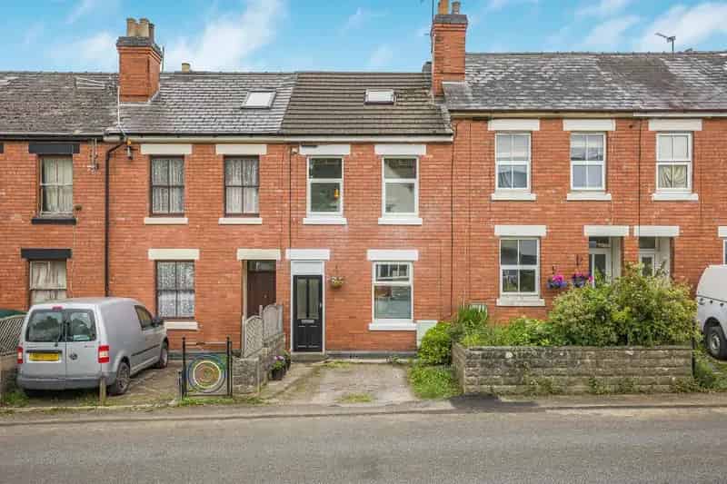 3 Bedroom Victorian Terraced House For Sale
