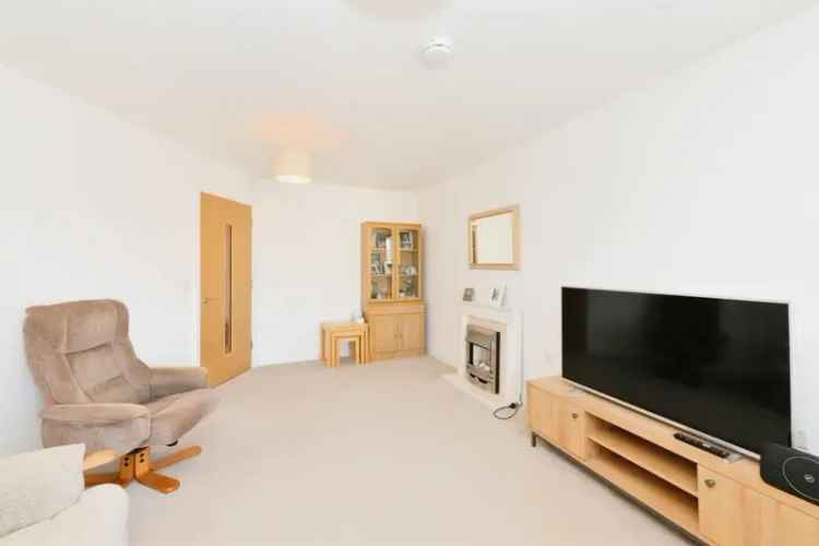Royal Gardens Retirement Apartment Buntingford