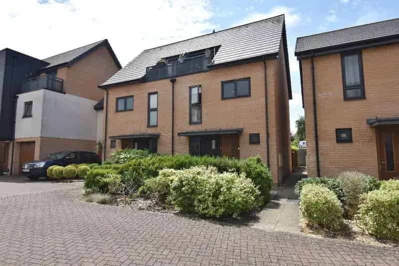 3 Bedroom Semi Detached House for Sale Near City Centre