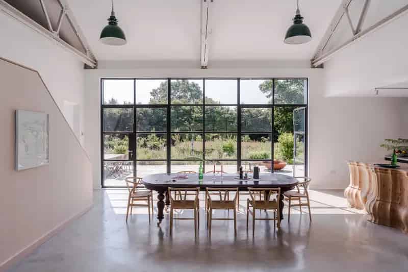 Modern Barn Conversion in Kent with Pool and Annexe