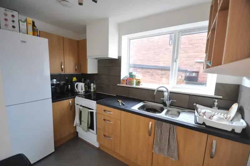 8 Bedroom House Room to Rent All Bills Included