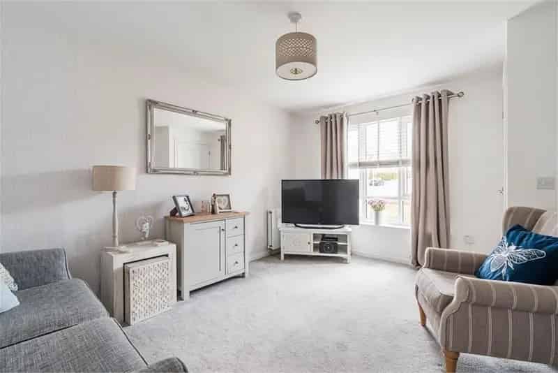 2 Bed Terraced House 2 Reception Rooms Modern Kitchen Garden Parking