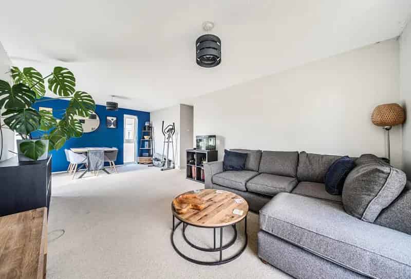 2 Bedroom Flat for Sale near M4 M5 Westbury on Trym Cribbs Causeway