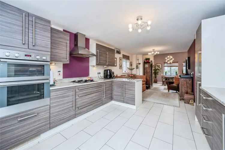 6 Bedroom House for Sale in Woodlands Park