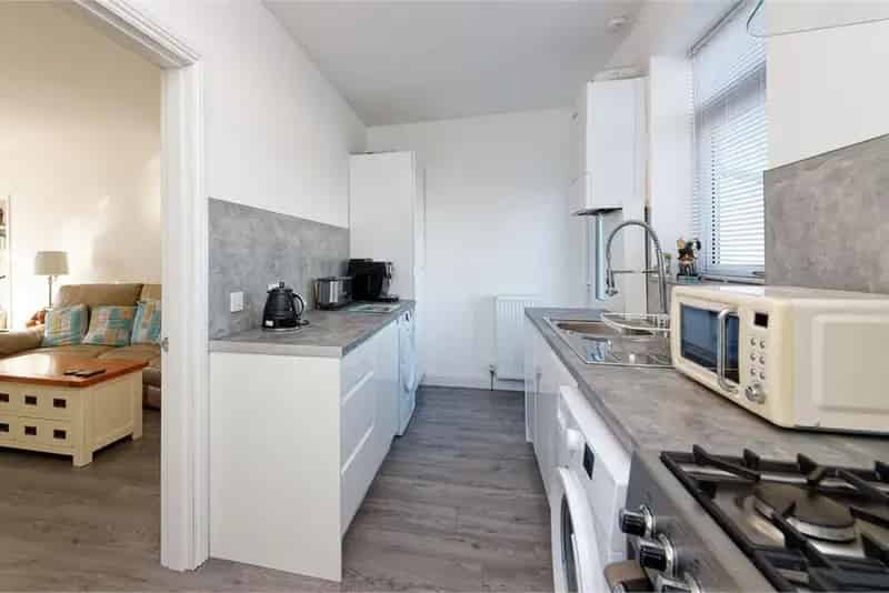 2 Bed Terraced House Paisley Great Location
