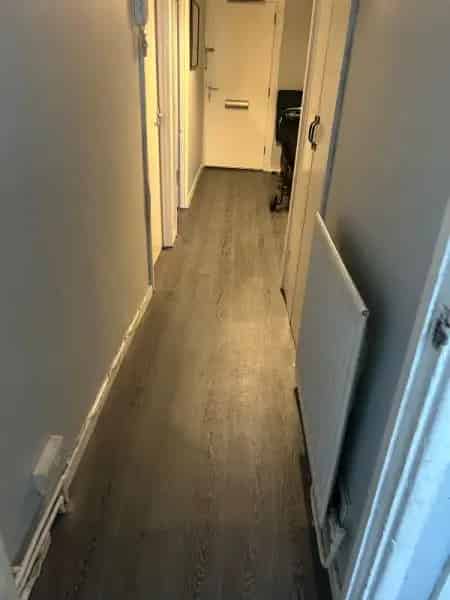 Flat near Town Centre with Balcony and Lift Access