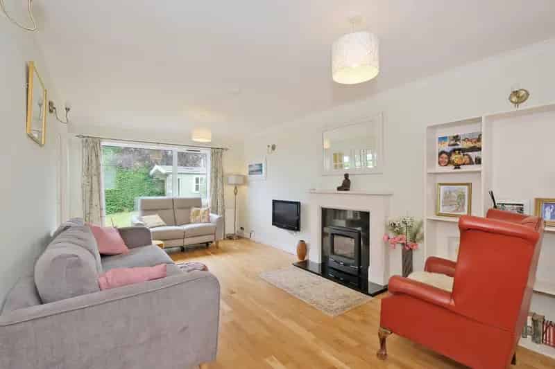 Spacious Detached House in Cults with Large Garden and Garage