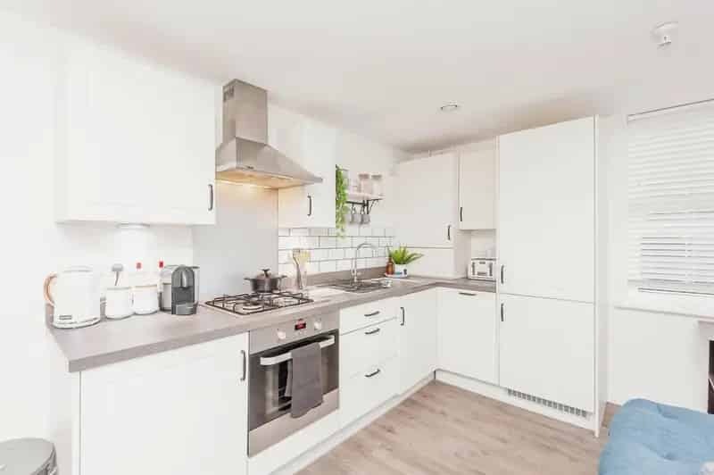 1 Bedroom Apartment for Sale Near M62