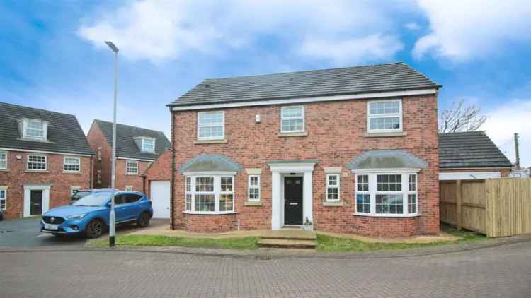 4 Bedroom Detached House to Rent Prime Location Spacious Interior