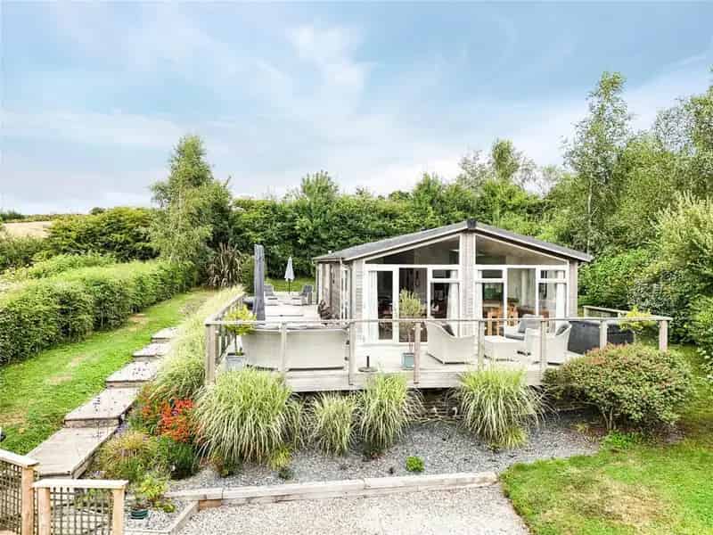 3 Bedroom Bungalow for Sale in Stonerush Lakes